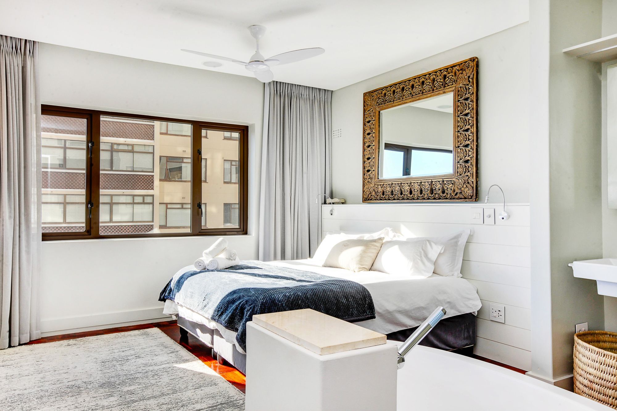 Backup Powered Sea View Apartment On The Promenade Kaapstad Buitenkant foto