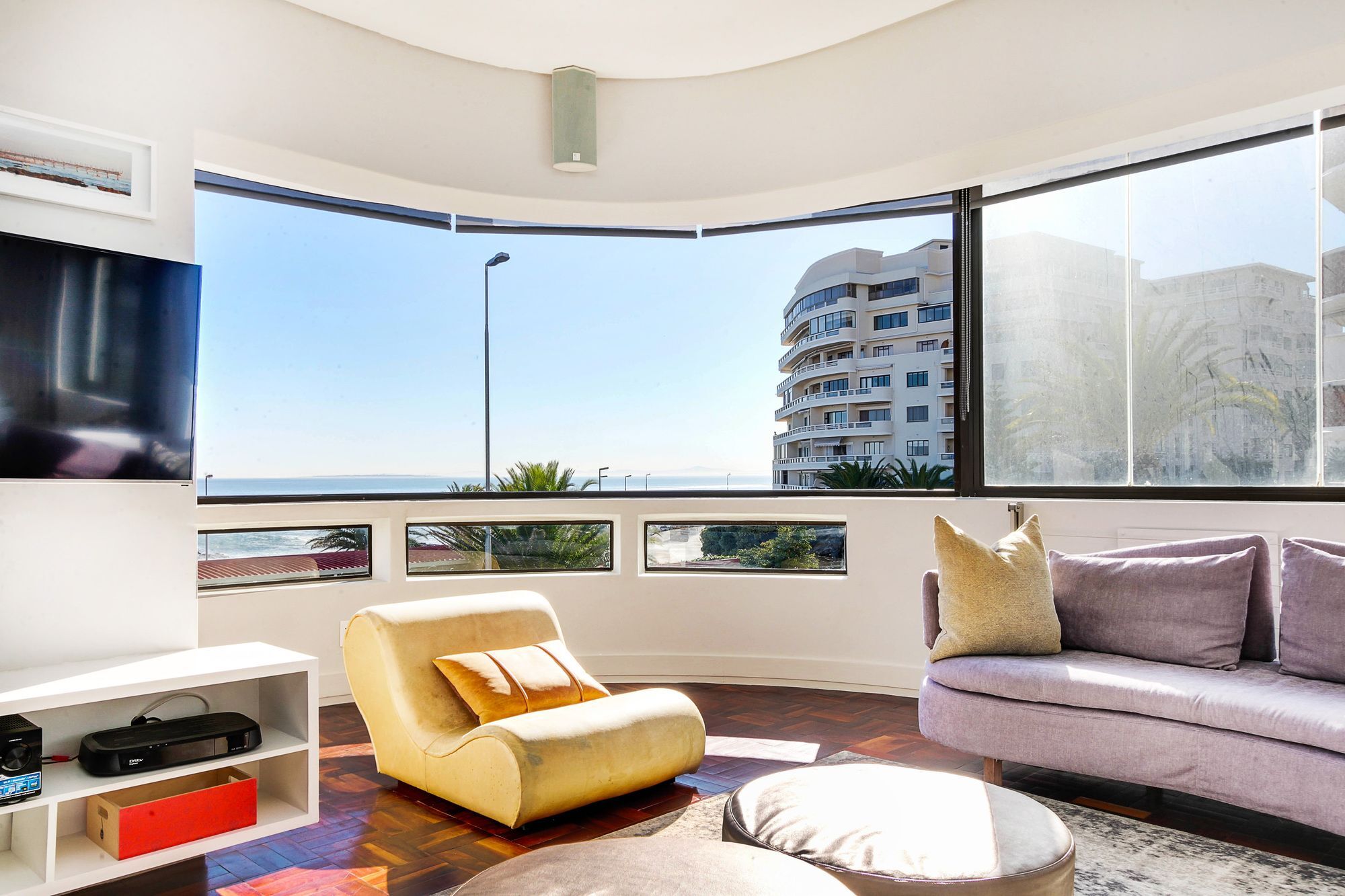 Backup Powered Sea View Apartment On The Promenade Kaapstad Buitenkant foto